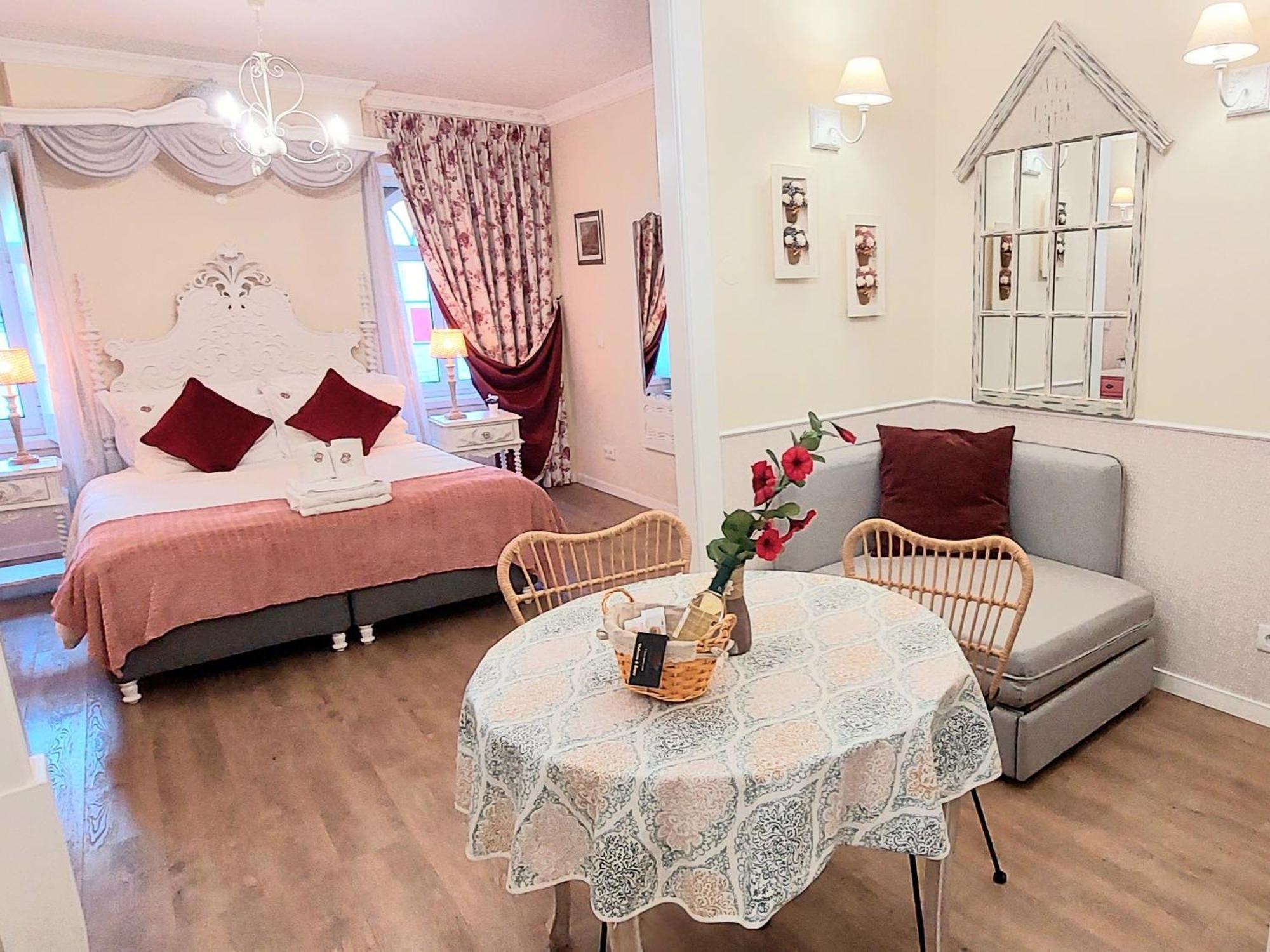 7 Styles Apartments By Raspberry Cascade Faro Room photo