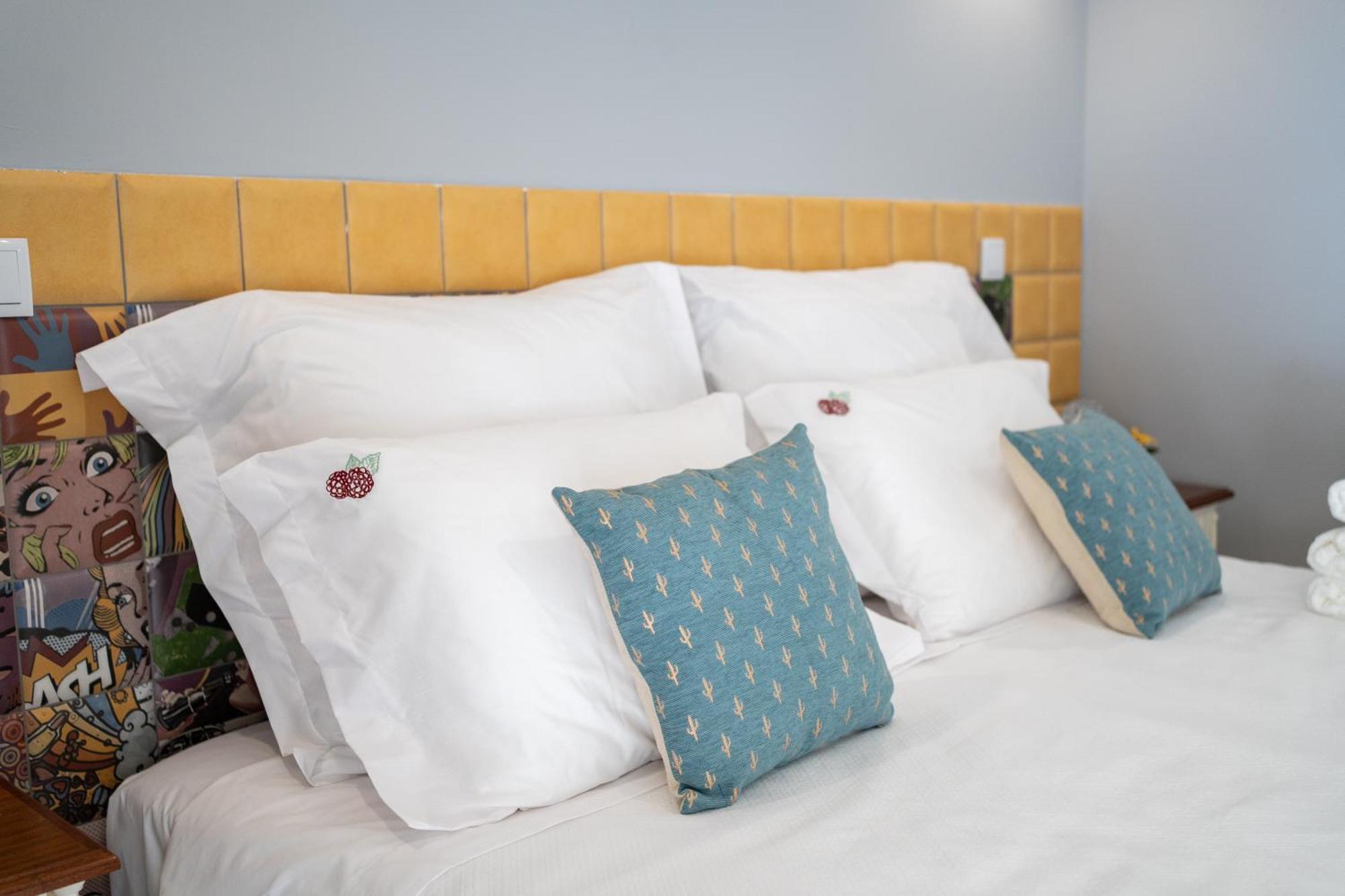 7 Styles Apartments By Raspberry Cascade Faro Room photo