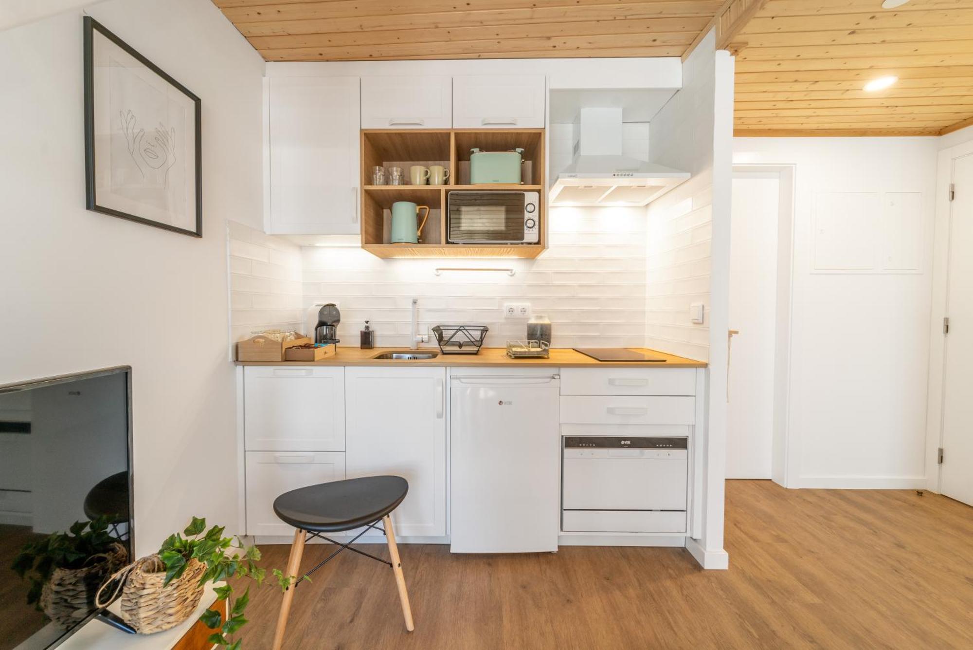 7 Styles Apartments By Raspberry Cascade Faro Room photo